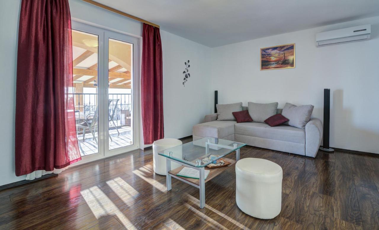 Apartments Lucia Senj 1 Εξωτερικό φωτογραφία